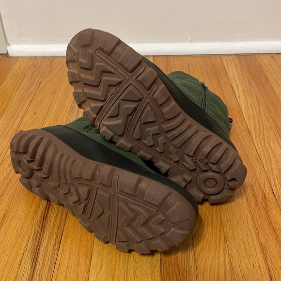 Bogs Green and Black Winter Boots - Picture 7 of 7